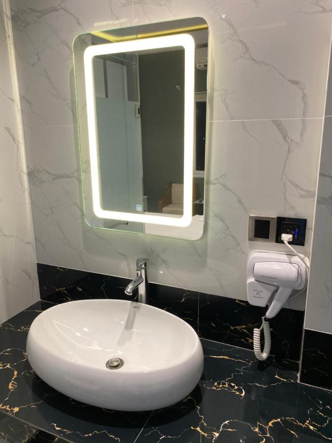 Vĩnh Long Phuoc Hung 1 Hotel מראה חיצוני תמונה